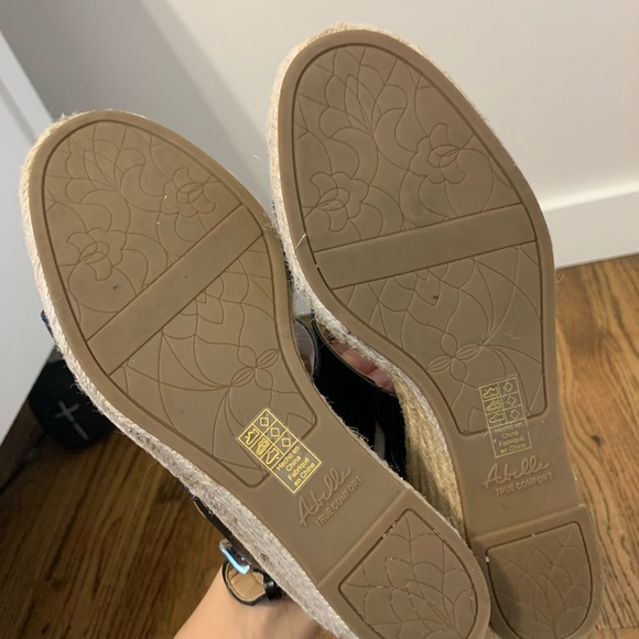 Abella Black Wedge - Picture 4 of 4